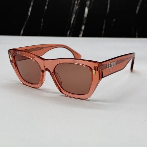 NEW FE40100I 72S FENDI SHINY PINK WOMEN FENDI SUNGLASSES - Picture 1 of 11